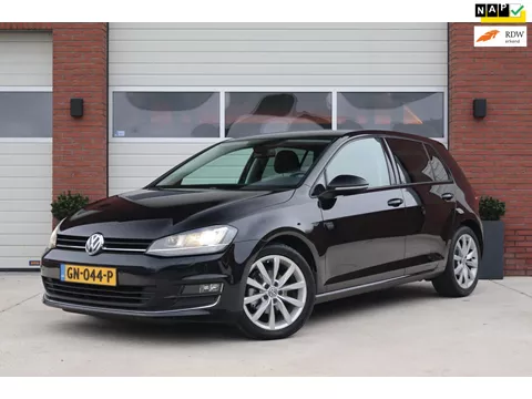 Volkswagen Golf 1.2 TSI Highline - Bi-Xenon - Halfleder - Massagefunctie - Camera - PDC - Keyless - NL auto