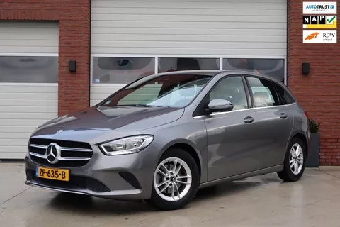 Mercedes-Benz B-klasse 180 Advantage Automaat - Memory seats - Afneembare trekhaak - Camera - PDC - 2e eigenaar - NL Auto!